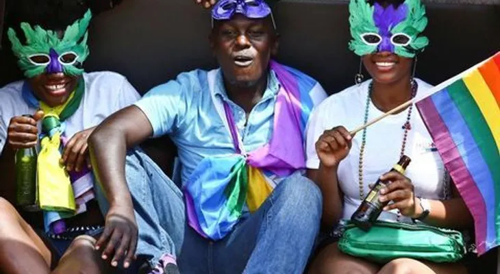 Uganda: Homosexuales celebran fin de ley anti gay 