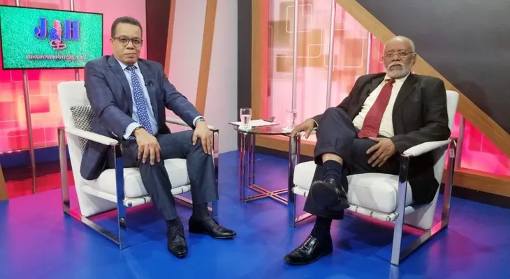 Danilo Medina inaugura hospitales con faltas de equipos y personal; denuncia el CMD; cuestiona ARS