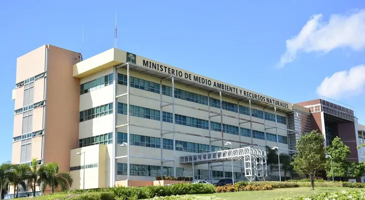 Medio Ambiente establece nuevas normas para instalar estaciones de combustibles