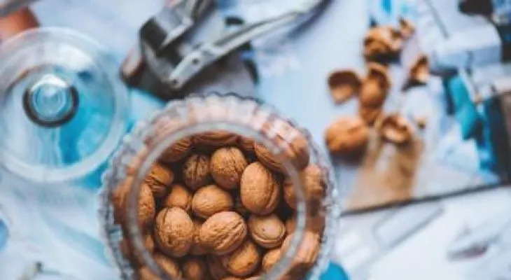 ¡Enterate! Comer nueces mejora el ánimo de los hombres jóvenes