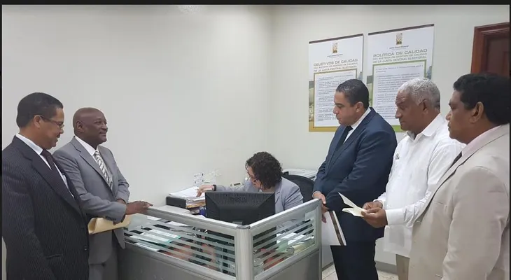 Miembros suplentes JCE piden ser integrados a labores de ese órgano, hasta alcance de la ley 