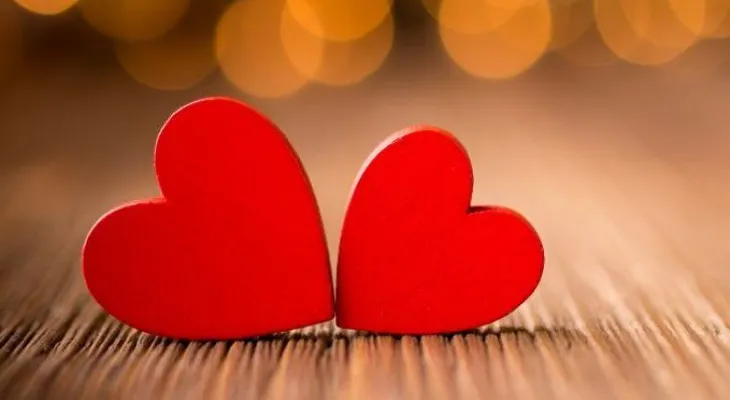 Las personas solo llegarían a 3 de las 5 etapas que tiene el amor