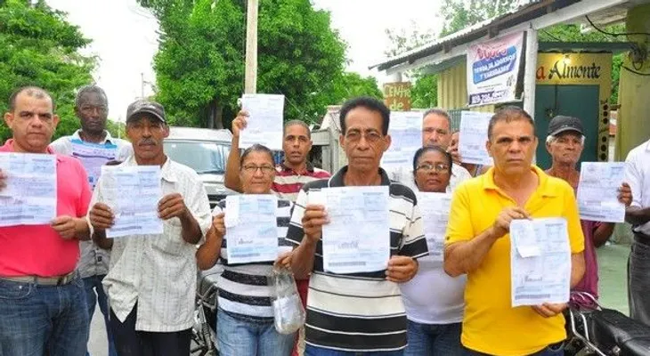 Protestan contra tandas apagones en Gurabo
