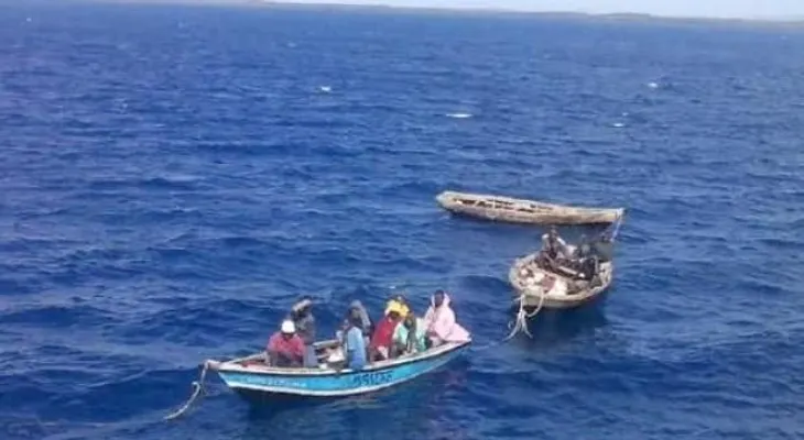 Apresan 16 haitianos por pesca ilegal en Manzanillo