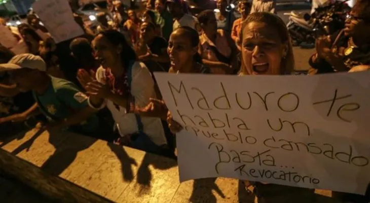 Oposición venezolana llama a pueblo a "rebelarse" ante convocatoria de Maduro