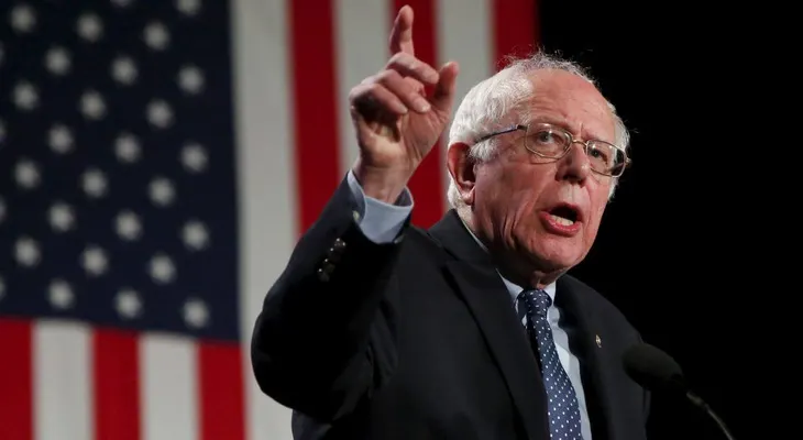 Bernie Sanders propone seguro médico universal en EEUU