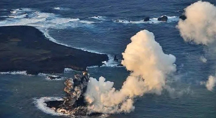 Nueva isla emergió en aguas territoriales de Japón no para de crecer