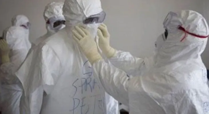 España registra 1er caso contagio de ébola por fuera de África.