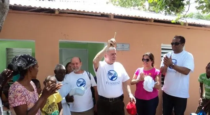 FUNDEPAZ entrega 32 casas a familias humildes en San Juan de la Maguana