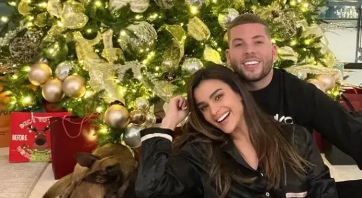 Clarissa Molina y su novio le crean redes sociales a su perro de nombre Azul