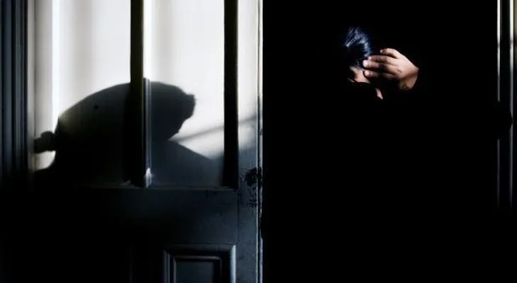 Un padre obliga a su hija menor de edad a casarse con el hombre que la violó