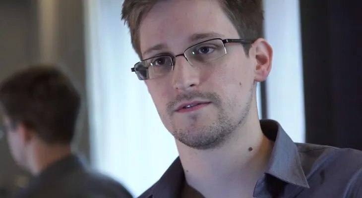 Edward Snowden se une a Twitter: "¿Me pueden oír ahora?"