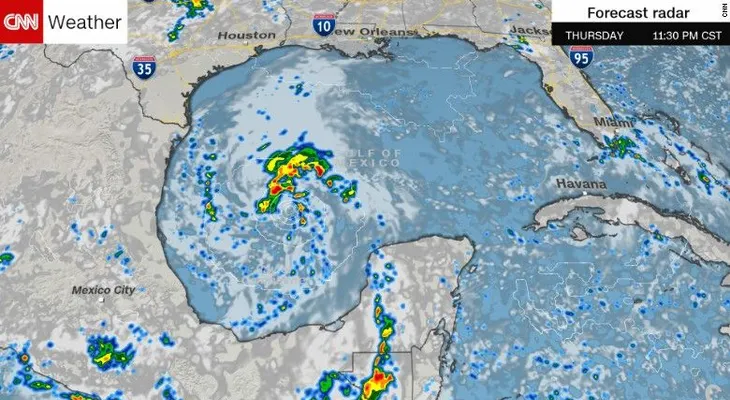 Un huracán podría llegar a Texas por 1ra. vez desde 2008 a medida que Harvey se acerca