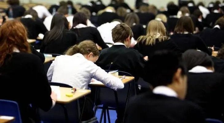 En Texas despiden a directora de una escuela por prohibir hablar español