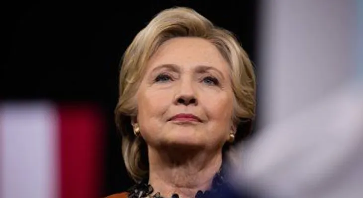 Emotiva reaparición de Clinton: "Por momentos no quería volver a salir de casa"
