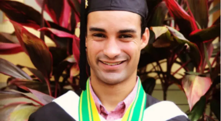 Luguelin Santos se gradúa en bachillerato de Tecnología Deportiva en Puerto Rico