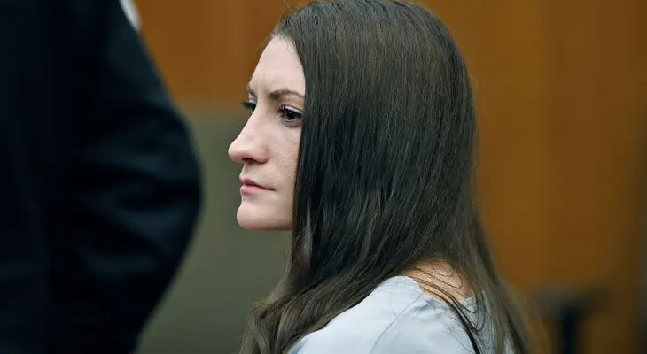 Jurado en juicio de Lindsay Clancy suspende deliberaciones y volverá el lunes