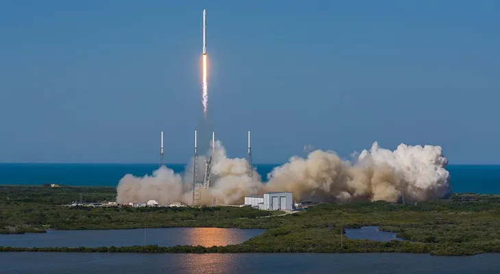 Musk: SpaceX llevará a humanos a Marte en nueve años