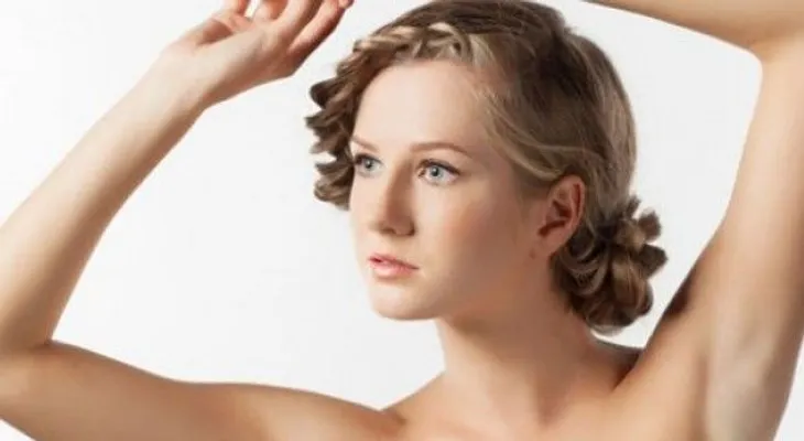7 tips comprobados que blanquean axilas, codos y rodillas