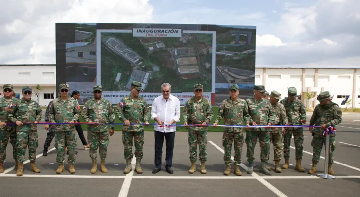 Abinader inaugura 20 instalaciones militares en Santo Domingo y Pedro Brand