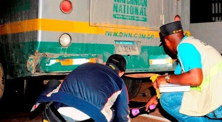 Matan uno y hieren otro durante asalto a camión de Dominican Watchman