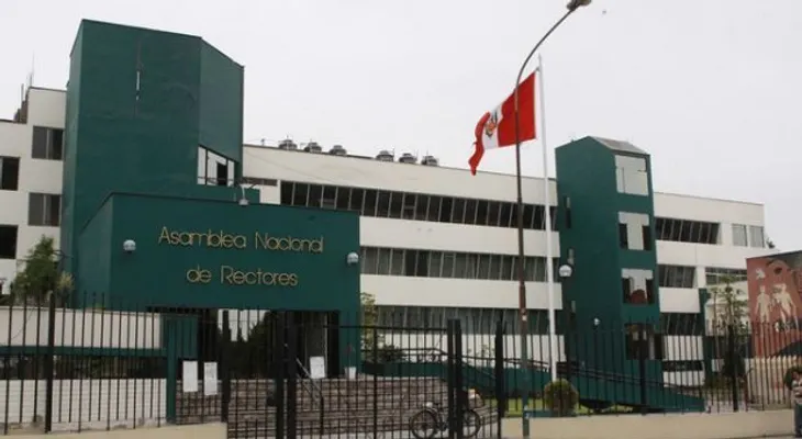 Comienzan entrega de fondo de pensiones a profesores jubilados