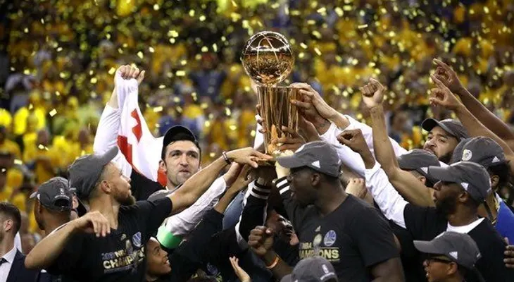 Golden State Warriors son de nuevo campeones de la NBA con paliza a los Cavs de LeBron James