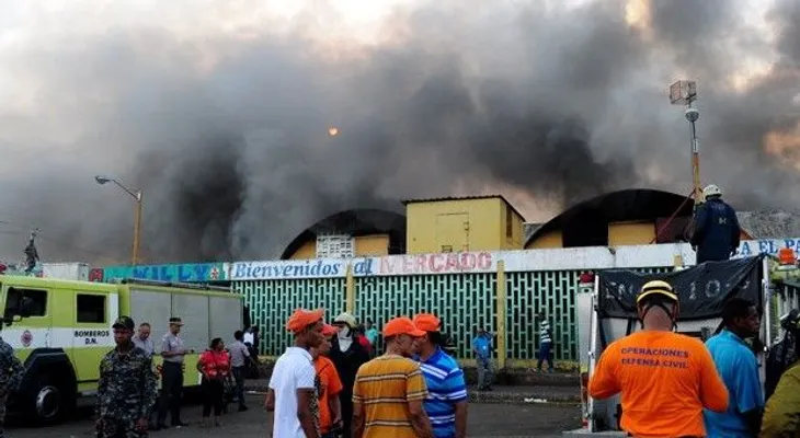 Fuego del Mercado arrancó lágrimas a comerciantes los perdieron todo 