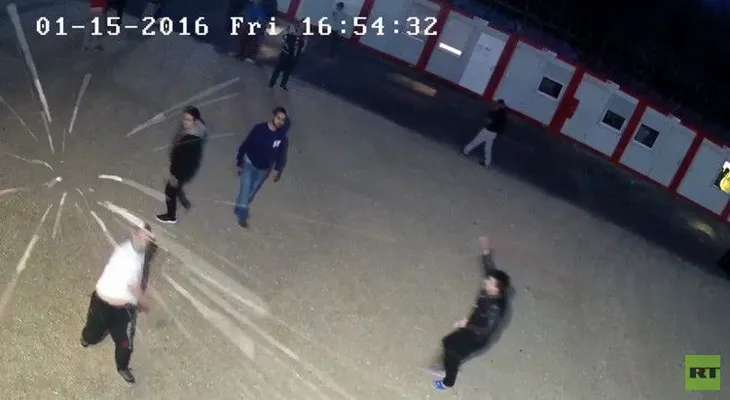 Batalla campal entre los refugiados y la Policía en Hungría (VIDEO)