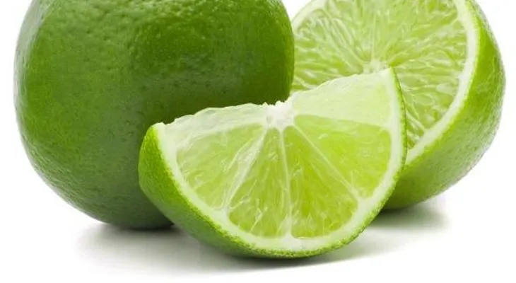  El limón tiene un efecto anticancerígeno: tomes en ayunas, 1 taza de agua tibia con jugo de un limón