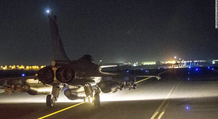 Francia golpea masivamente posiciones de ISIS en Siria