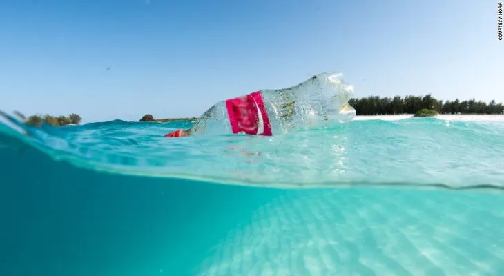 La isla del plástico: cómo estamos convirtiendo un paraíso en un cementerio