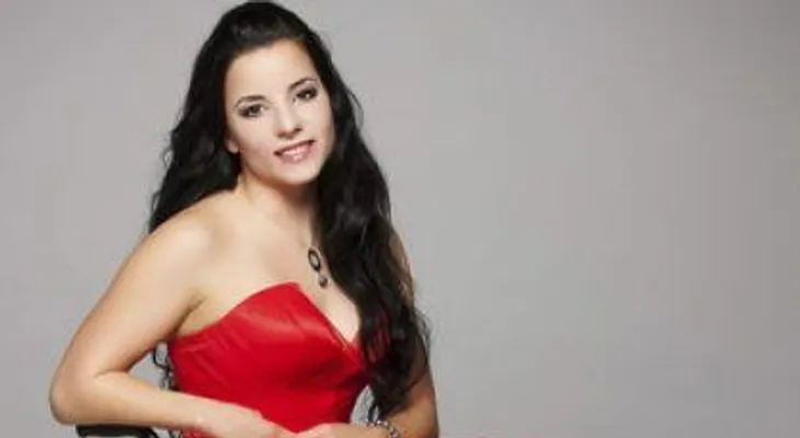 Una húngara gana el título de Miss Universo en sillas de ruedas 