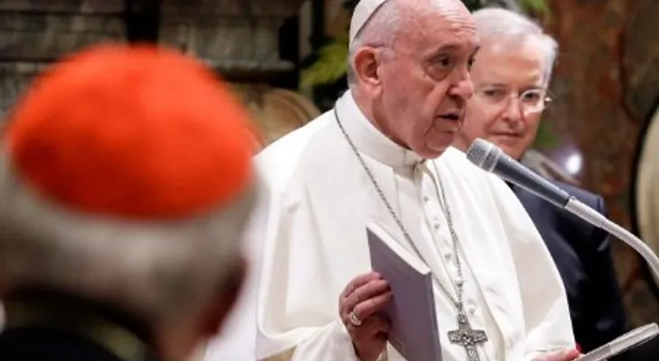 El Papa aconseja compartir comidas, conversar y evitar uso del móvil