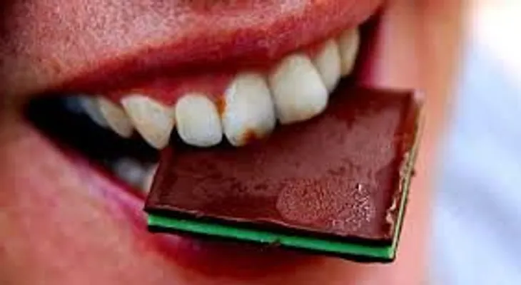 Estos son los alimentos que dañan los dientes