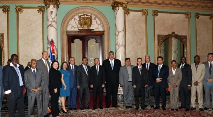 Presidente Medina recibe delegación de participantes seminario integración regional