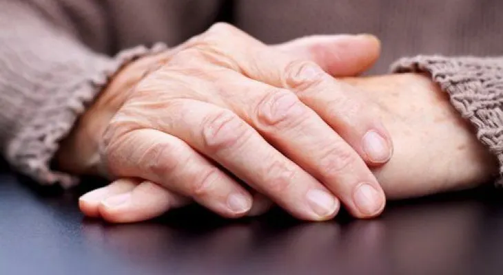 ¿Cómo detectar y sobrellevar el mal de Parkinson?
