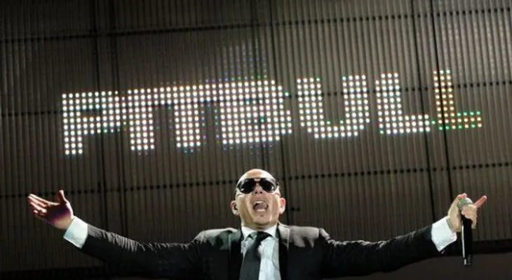 Pitbull repetirá como anfitrión de los American Music Awards