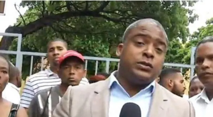 Técnicos reclaman pagos en la Junta del Distrito