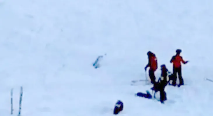 Al menos cuatro personas muertas y otras bajo la nieve en una localidad en los alpes franceses