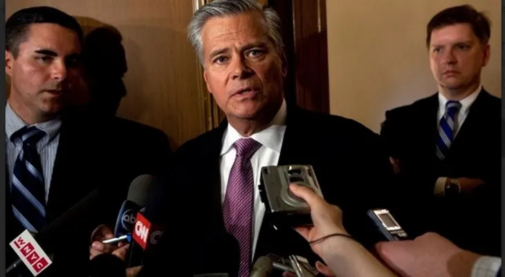 Renuncia líder mayoría del Senado NY tras acusaciones de corrupción