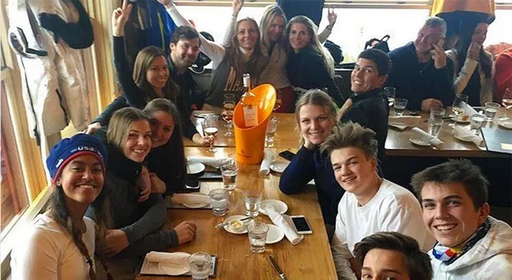 Uno por uno, los amigos millonarios de Malia Obama