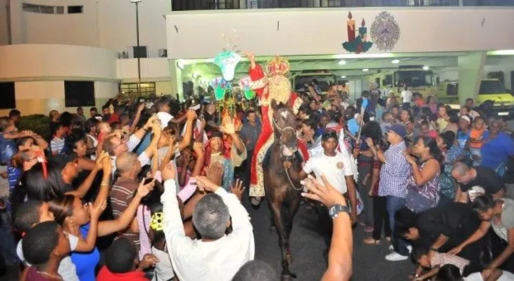 Realizan tradicional desfile de los "Reyes Magos" en la Capital