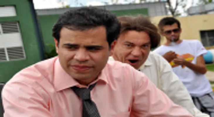 Chequea lo que dice Wikipedia de Robertico Salcedo
