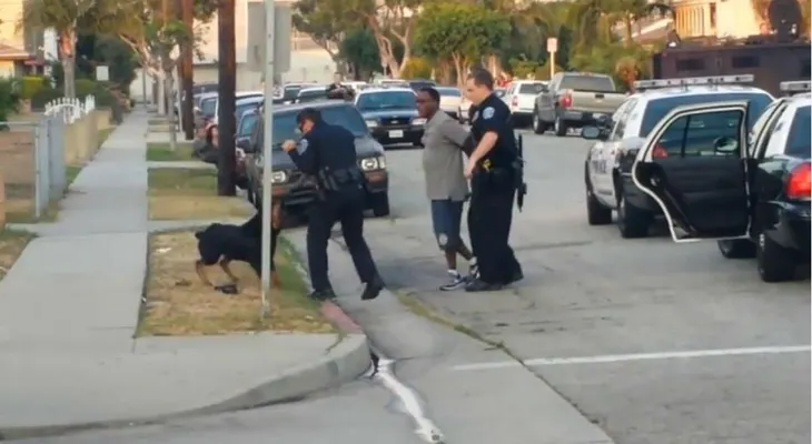 Coño, si te dieron un chance para que te pone a discutir con el Policía