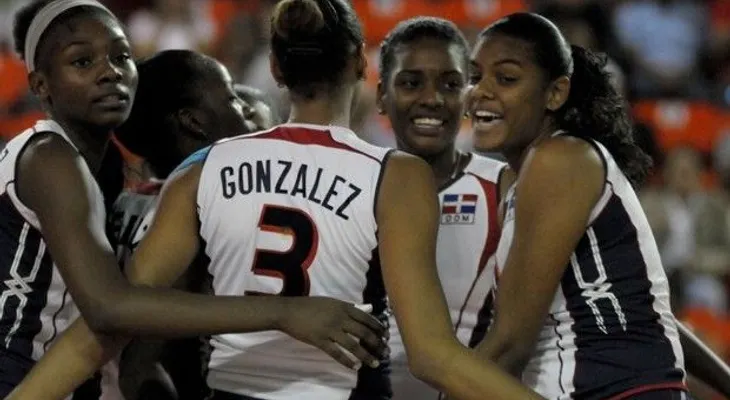 RD avanza a la final sin perder un set