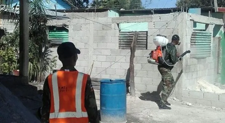 MOPC fumiga más de 8 mil viviendas en sectores de Haina