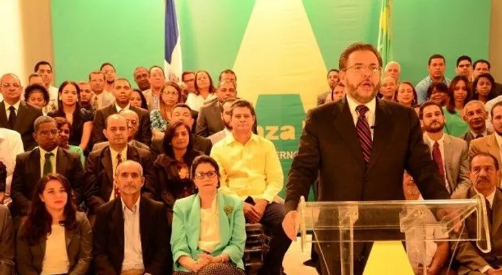 Moreno llama a enfrentar la reelección de Danilo Medina