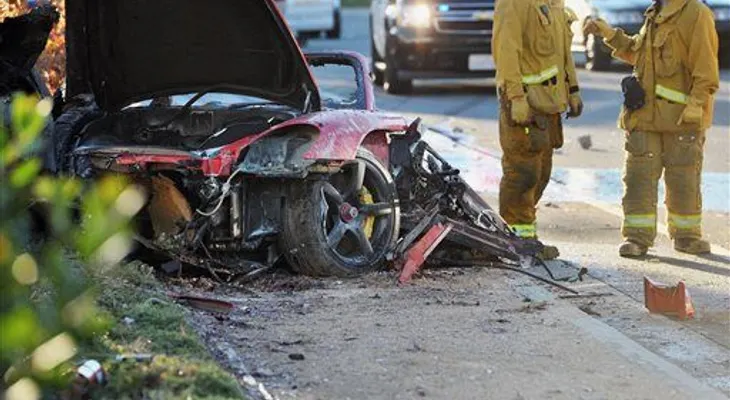 Protagonista de "Rápido y Furioso" muere en accidente de auto