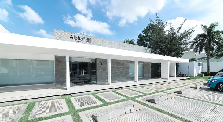 Alpha Inversiones distribuirá acciones de César Iglesias
